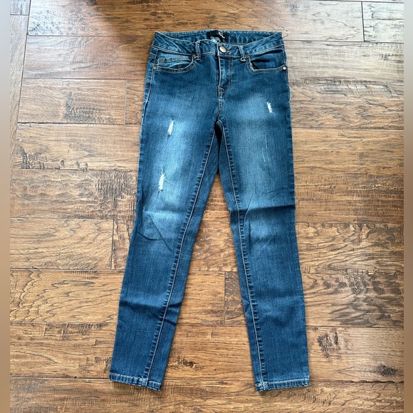 1822 Denim Skinny Distressed Jeans - Picture 2 of 4